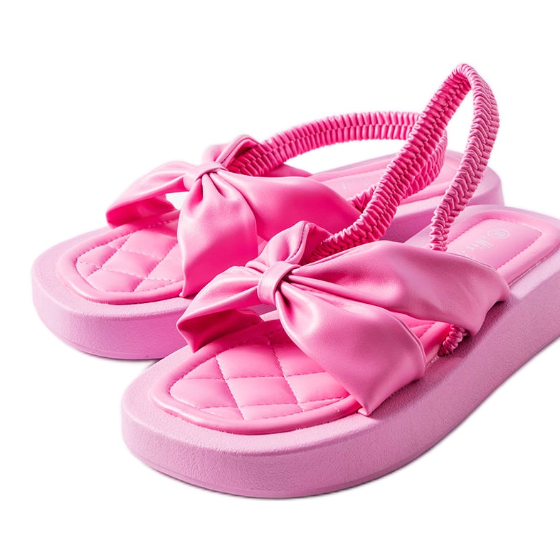 Sandalias rosas con plataforma de Montagna. rosado