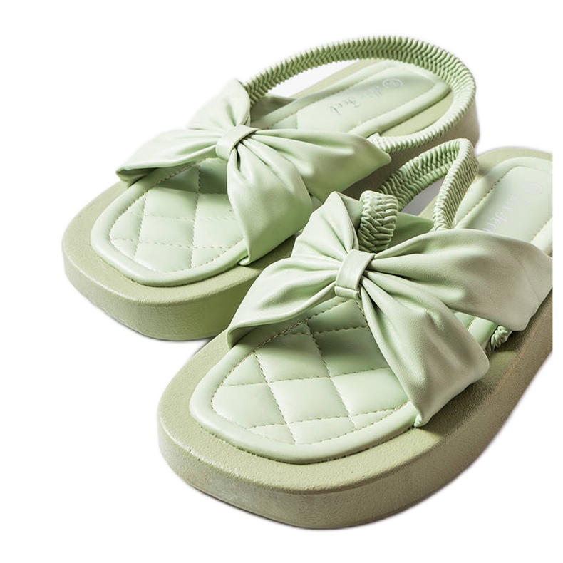 Sandalias verdes con plataforma de Montagna