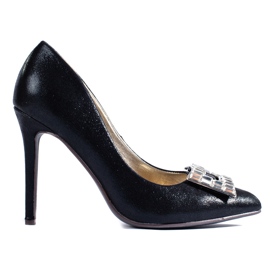 Zapatos de salón negros de satén con hebilla plateada de Shelovet Zapatos de salón negros de satén con hebilla plateada de Shelovet