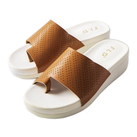Sandalias marrones con cuña de Monferrato marrón