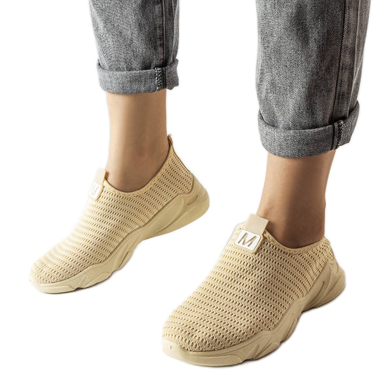 Zapatillas slip-on beige de Azalee