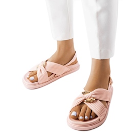 Sandalias planas rosas de Lucchesi rosado
