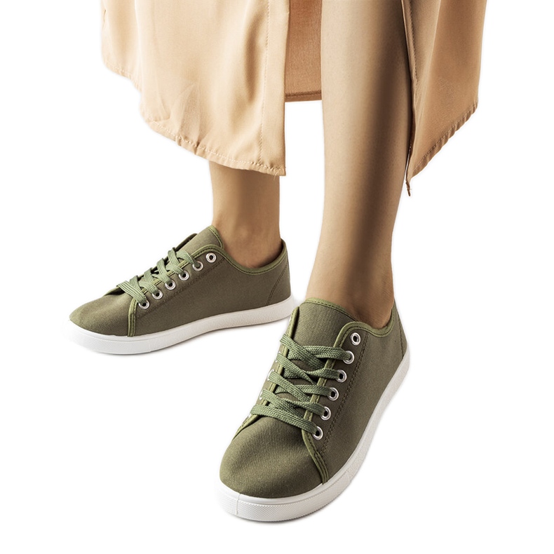 Deportivas de tejido verde de Razan.