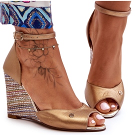 Sandalias Piel Cuña Laura Messi 2603/784 Oro dorado