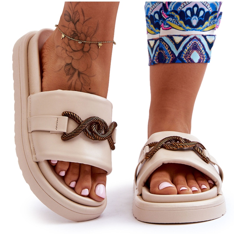 Sandalias De Mujer Con Verso Beige Sandalias De Mujer Con Verso Beige