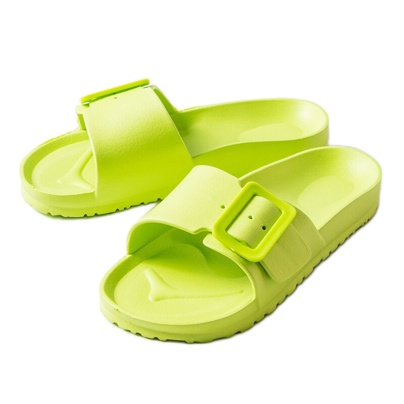 Chanclas de goma verdes con hebilla de Nelm