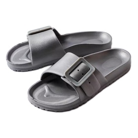 Chanclas de goma grises con hebilla de Nelm
