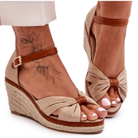 Sandalias de cuña Artista en beige