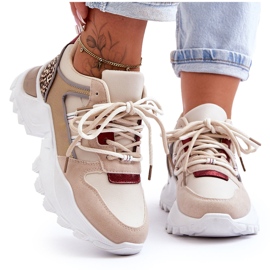 Zapatos Deportivos En Una Suela Masiva Beige Corena