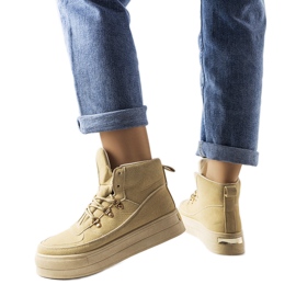 Botas de plataforma con cordones beige de Jolin