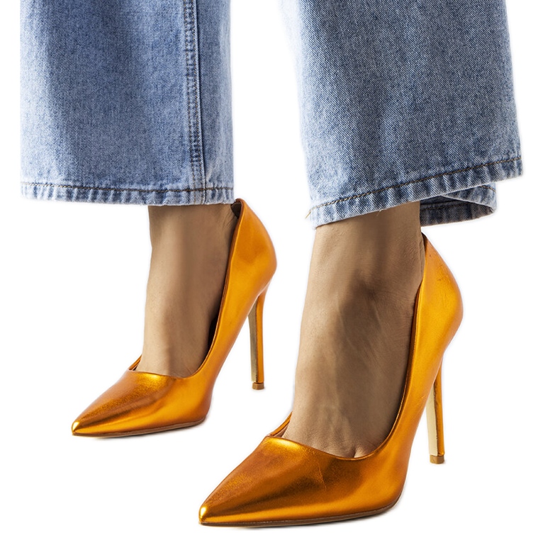 Tacones naranjas metalizados de Delis