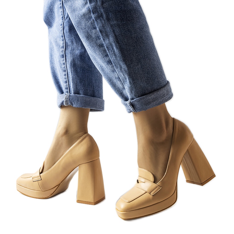 Zapatos de tacón beige de Inès