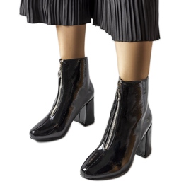 Botas de charol negro con cremallera Soutter plateada