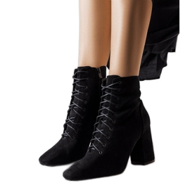 Botines con cordones negros de Drouins