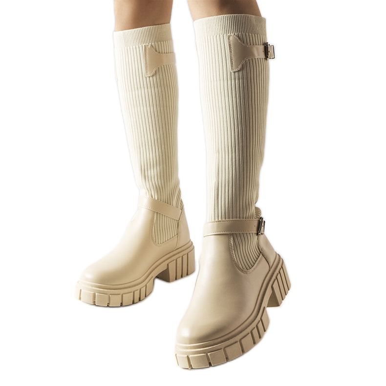 Botas beige con parte superior flexible de Courcelle Botas beige con parte superior flexible de Courcelle