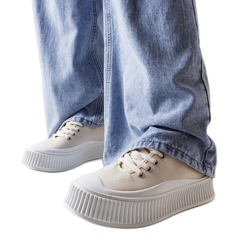 Zapatillas beige con suela gruesa de Wallace