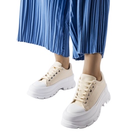 Zapatillas beige con plataforma alta de Kari