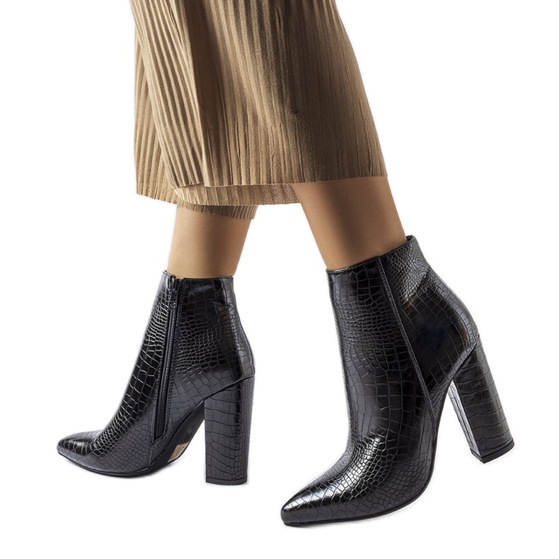Botines negros de Pescia