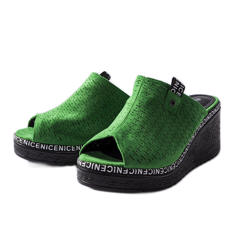 Sandalias de cuña verdes de Fulvia Sandalias de cuña verdes de Fulvia