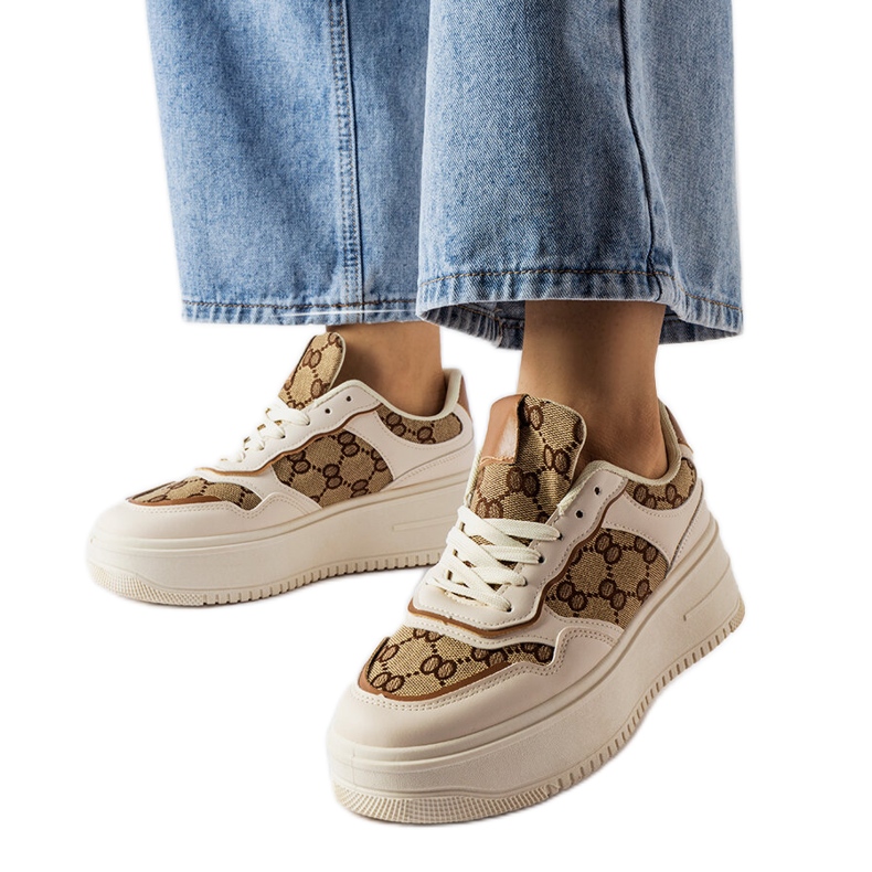 Inna Zapatillas beige decoradas con el monograma Conte