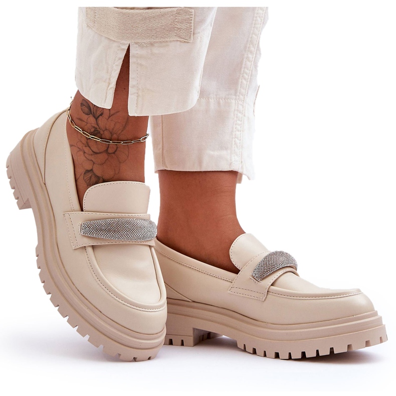 PG1 Mocasines de cuero grueso con adornos en beige de Aricka
