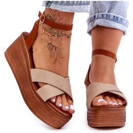 Sandalias de cuero ecológico para mujeres para cuñas de beige marrón Sandalias de cuero ecológico para mujeres para cuñas de beige marrón