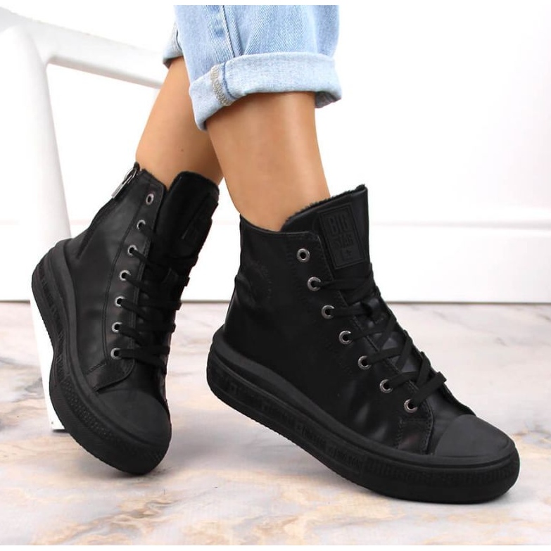 Zapatillas insuladas con cordones Big Star W INT1902B negro