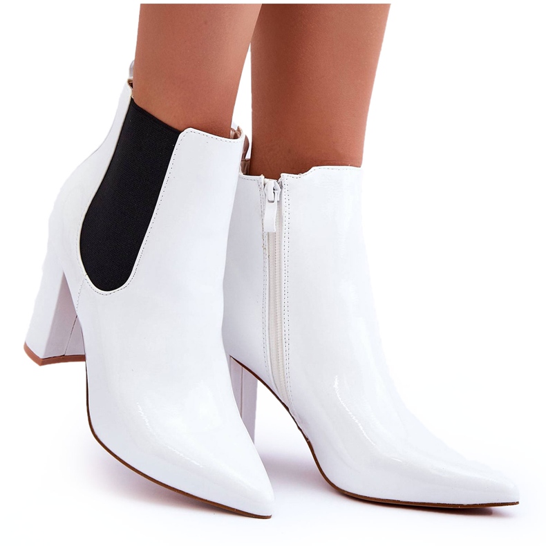 Botas Lacadas Con Tacón Blanco Evita