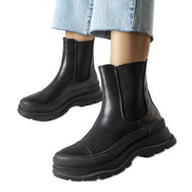Botas de plataforma negras de Bellucci. negro