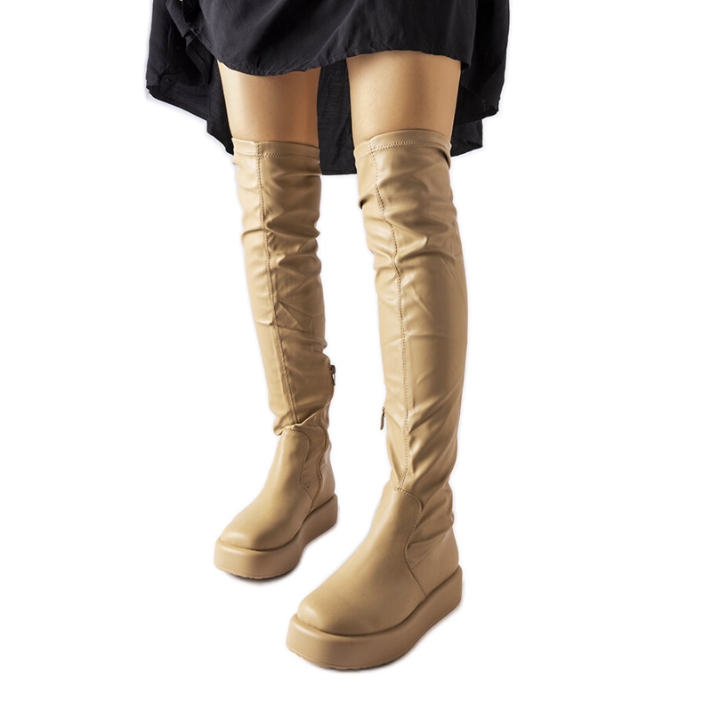 Botas mosqueteras beige de Flaviana