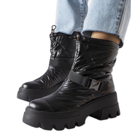 Botas de nieve lacadas en negro Ambretta