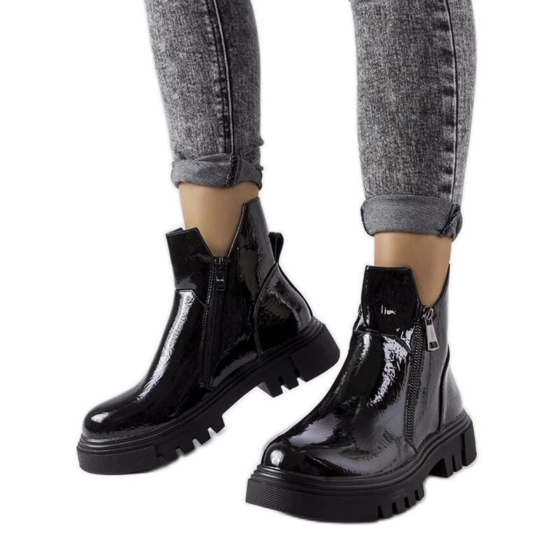 Botas aislantes lacadas en negro Ritte