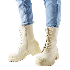 Botas beige claro con suela más gruesa de Manara