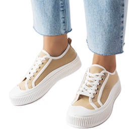 Zapatillas con plataforma beige de Alfianello