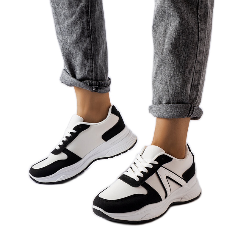 Inna Zapatillas deportivas blancas y negras de Tornano. blanco Inna Zapatillas deportivas blancas y negras de Tornano. blanco