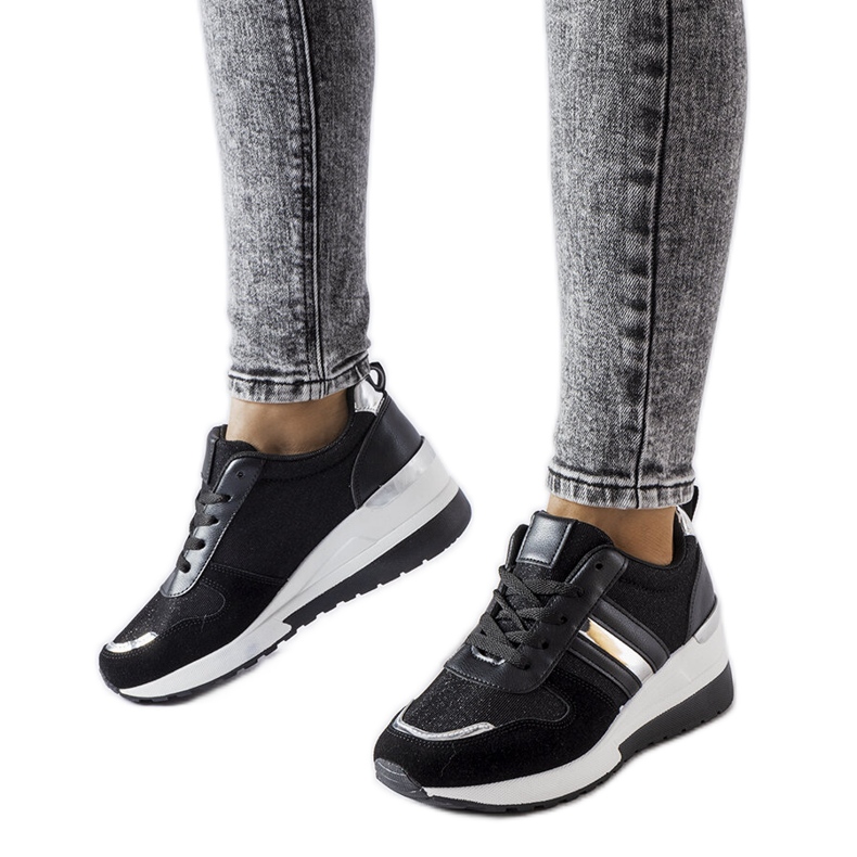 Inna Zapatillas con cuña negras y plateadas de Titusville negro