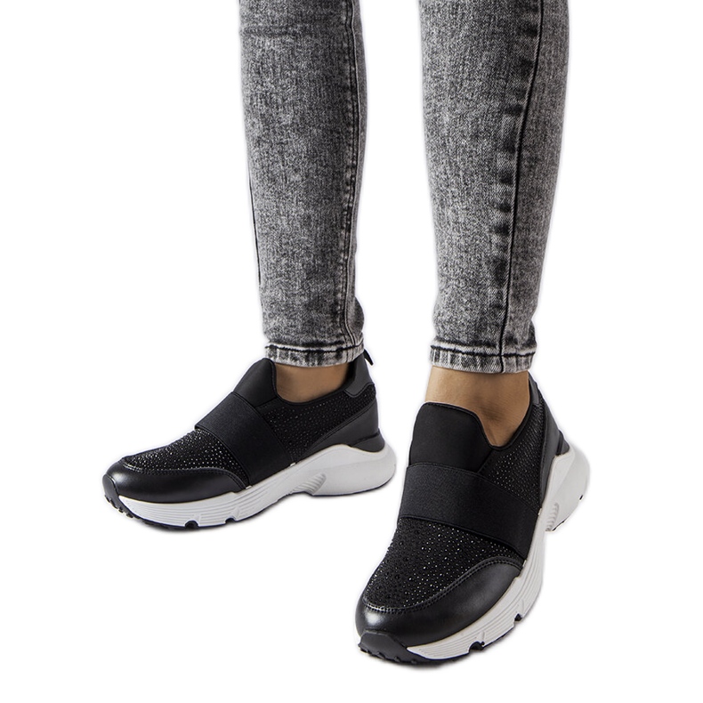 Zapatillas negras con pedrería de Algiso negro