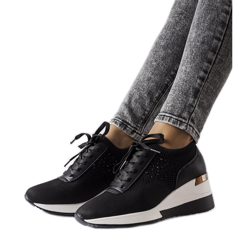 Inna Zapatillas con cuña y strass negras de Vala negro Inna Zapatillas con cuña y strass negras de Vala negro