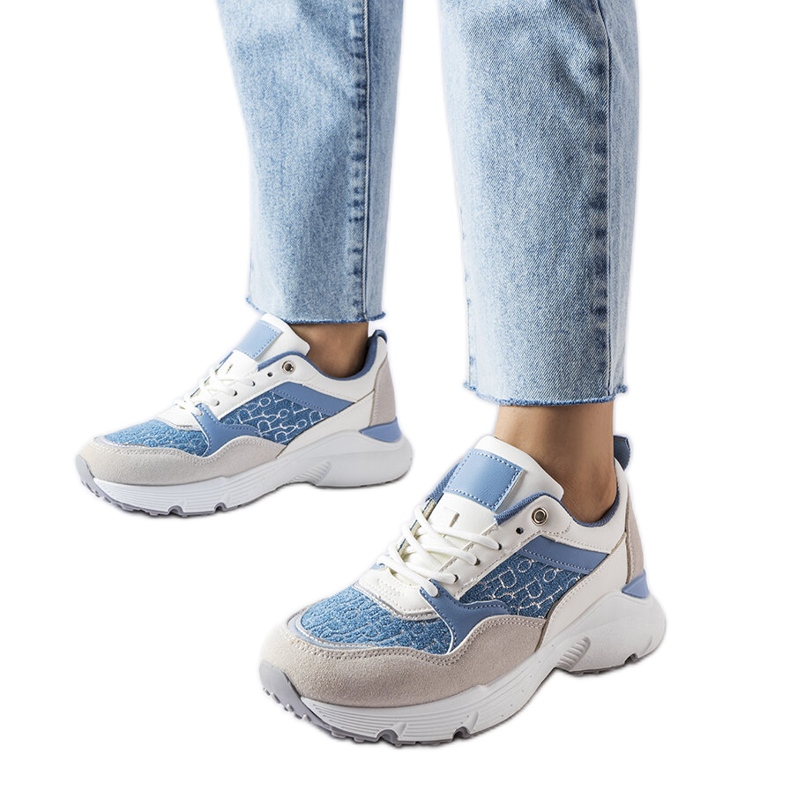 Zapatos azules y blancos con detalles plateados de Rio
