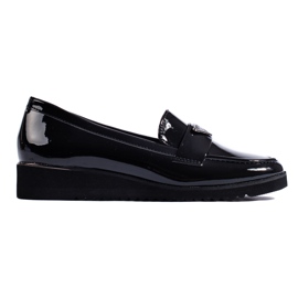 Zapatos de cuña baja en charol negro de Shelovet