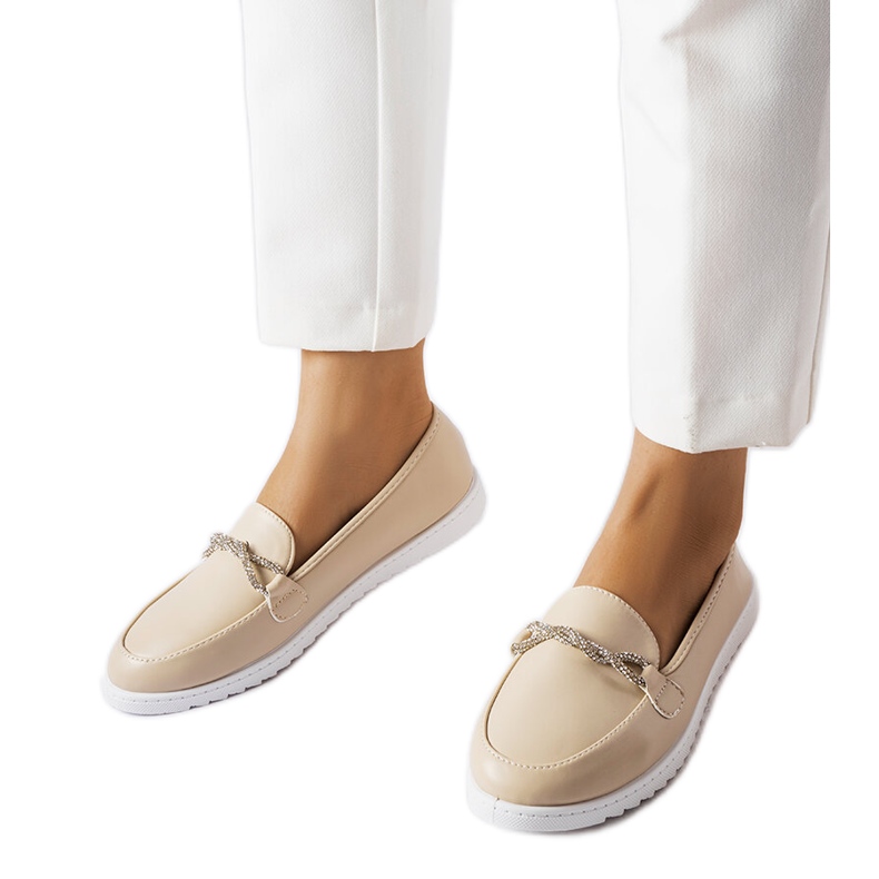 Mocasines beige con pedrería de Paola