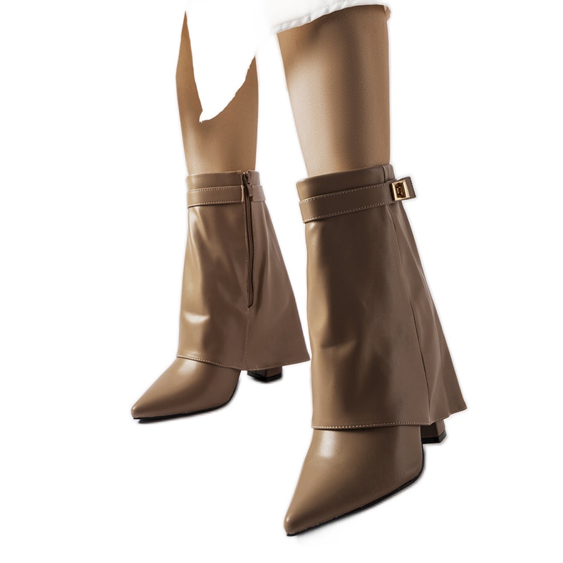 Botas marrones con parte superior vuelta de Aya marrón Botas marrones con parte superior vuelta de Aya marrón