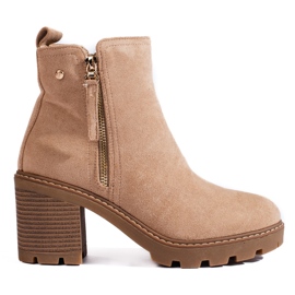 Botines de ante beige con tacón ancho de Vinceza