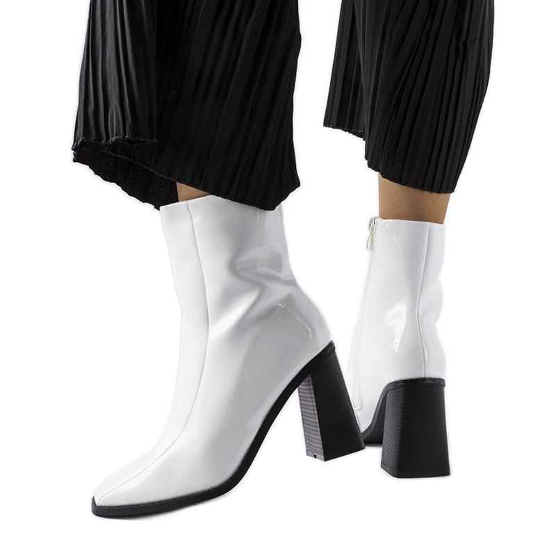 Botines de charol blancos de Jelica Botines de charol blancos de Jelica