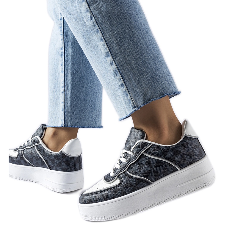 Inna Zapatillas negras decoradas con el monograma Sands. negro