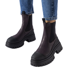 Botines sin cordones enormes en negro y morado de Wexford violeta