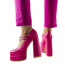 Zapatos de tacón rosas de Chouinard