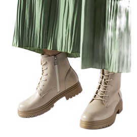 Botas de montaña con aislamiento beige de Vinceza