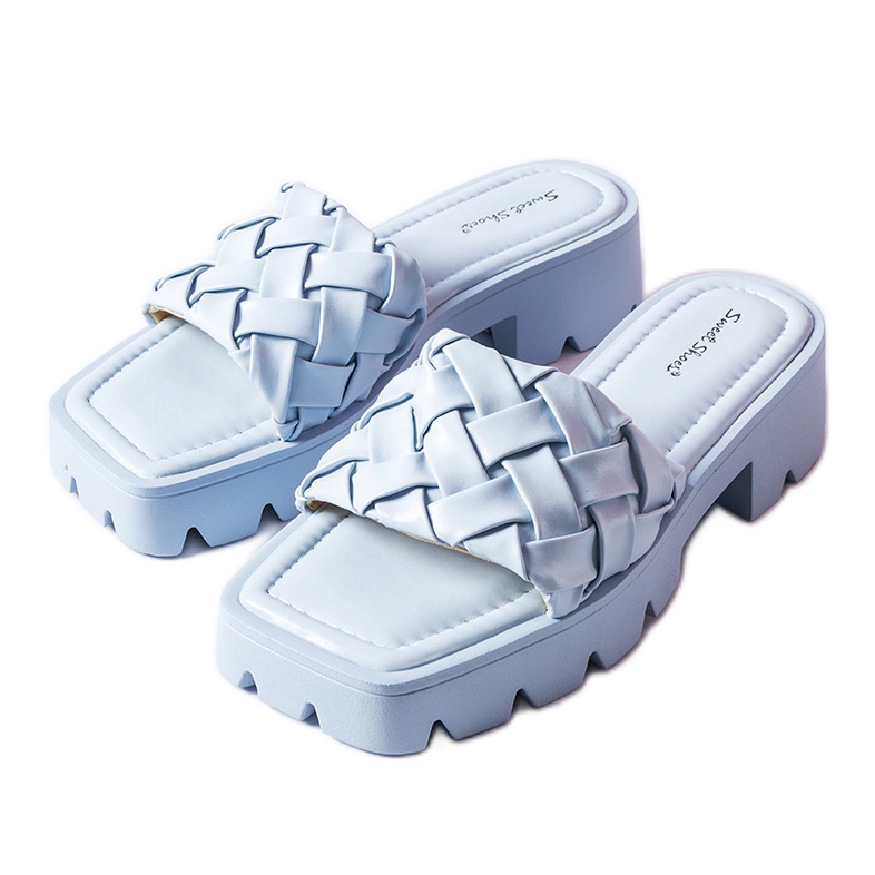 Chanclas azules con suela de tractor Lora Chanclas azules con suela de tractor Lora