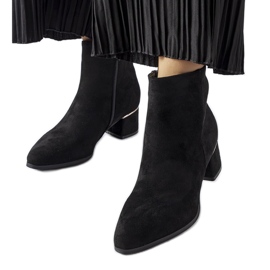 Botas Tayyib negras de tacón bajo negro